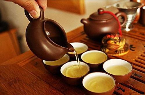 烫头吃瓜喝茶,闲适生活的三重奏